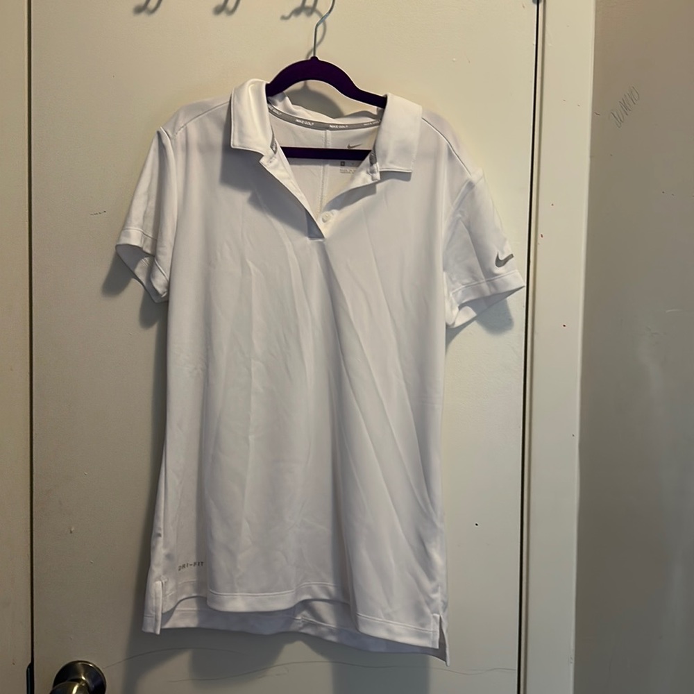 Woman’s Nike shirt
